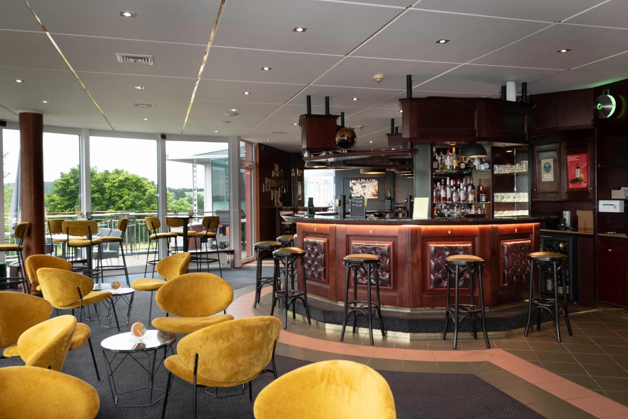 L'Hotel Et Restaurant Du Golf De Clervaux Eselborn 外观 照片