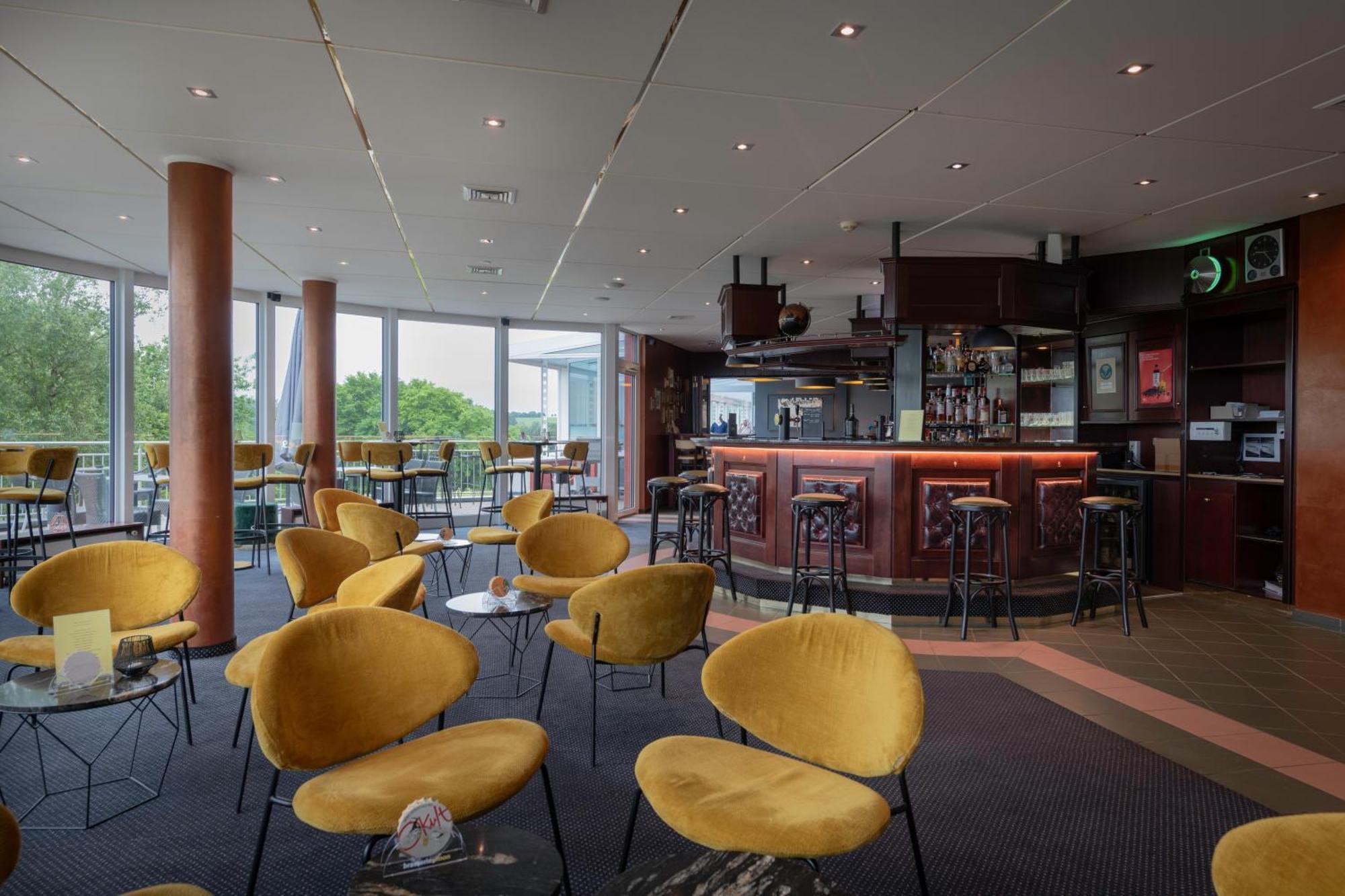 L'Hotel Et Restaurant Du Golf De Clervaux Eselborn 外观 照片